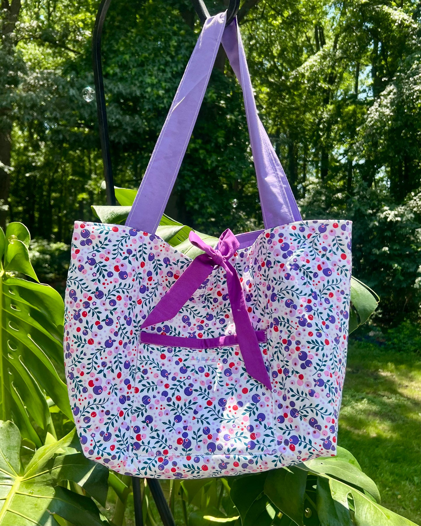 WildBerry Days Quilted Tote